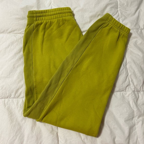 TNA cozy fleece boyfriend sweatpants - Picture 2 of 4